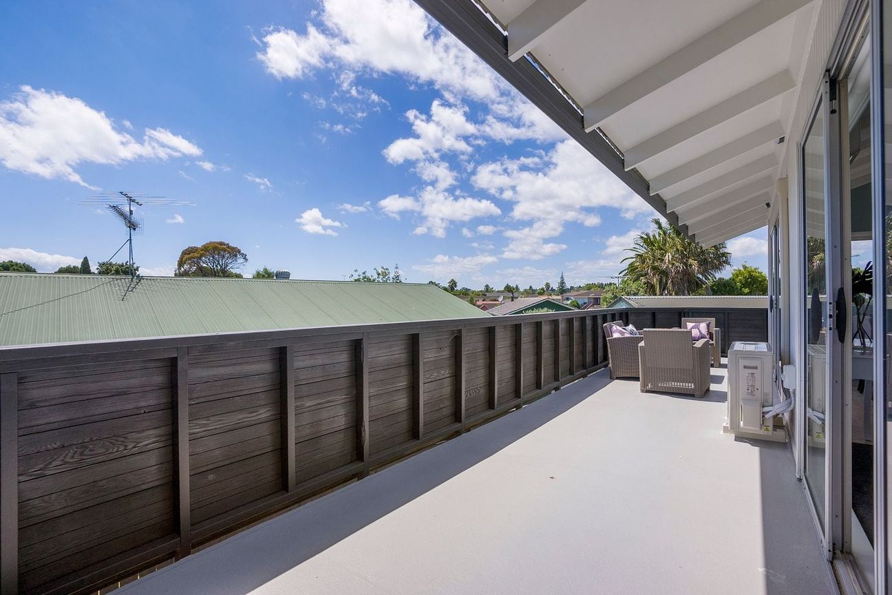 Refreshed, Spacious & Sunny Home - Bild 3