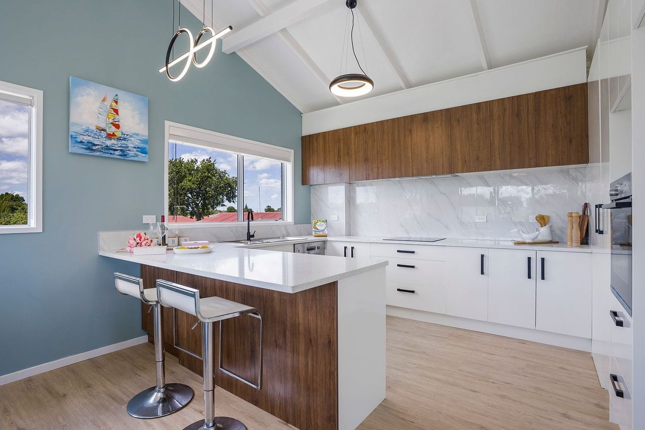 Refreshed, Spacious & Sunny Home - Bild 6