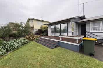 5 Rosalind Street , Deanwell