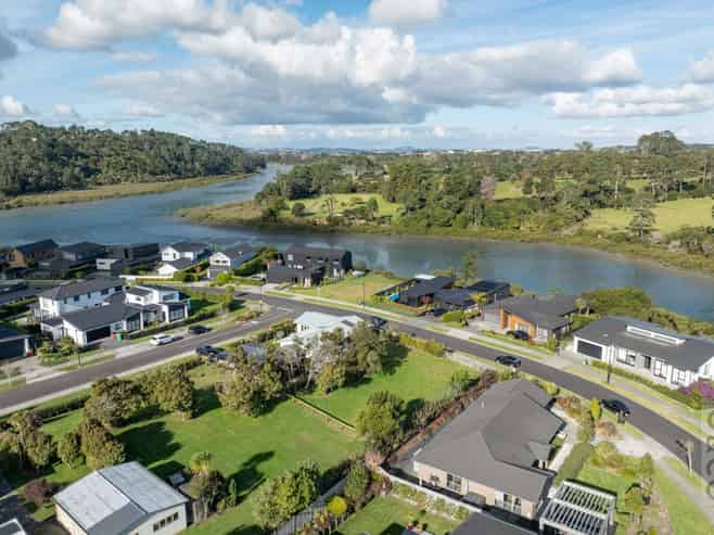 4 Kelly Road, Riverhead