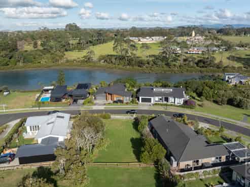 4 Kelly Road, Riverhead
