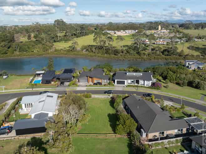 4 Kelly Road, Riverhead