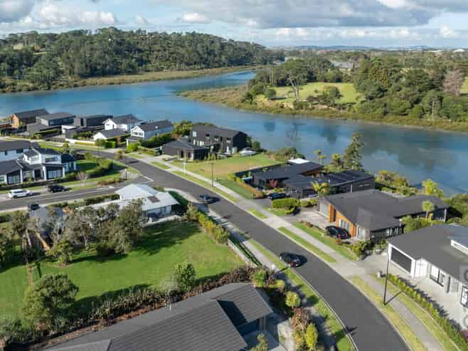 4 Kelly Road, Riverhead