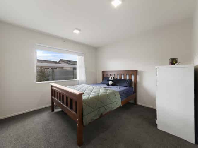 2/172 Geraldine Street, Edgeware