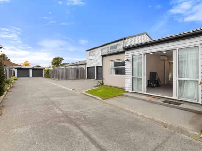 2/172 Geraldine Street, Edgeware