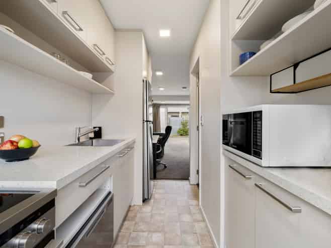 2/172 Geraldine Street, Edgeware