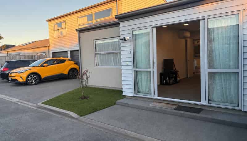2/172 Geraldine Street, Edgeware