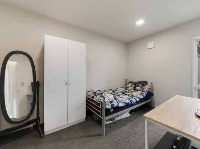 2/172 Geraldine Street, Edgeware