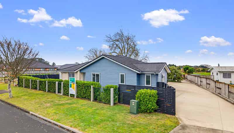 1/39 Saxbys Road, Glenview