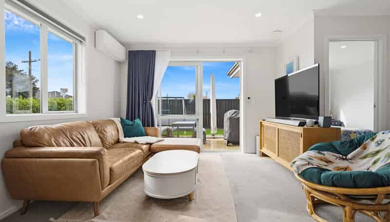 1/39 Saxbys Road, Glenview