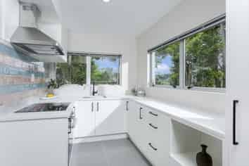 2/1 Phillipa Pl, Browns Bay