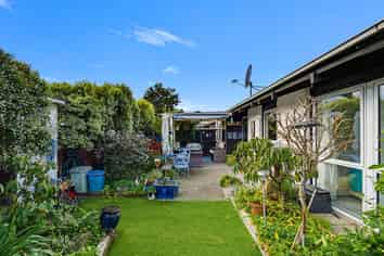 12 Raekura Place, Redcliffs