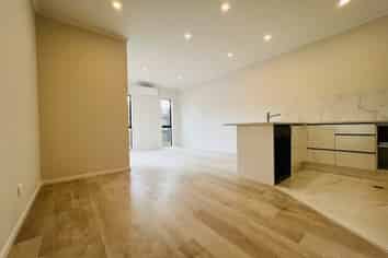 82D Eversleigh Road, Belmont