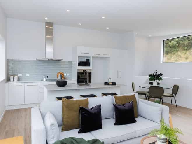 14 Jaunpur Crescent, Broadmeadows
