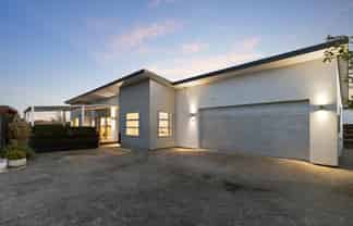 54A George Crescent, Buckland