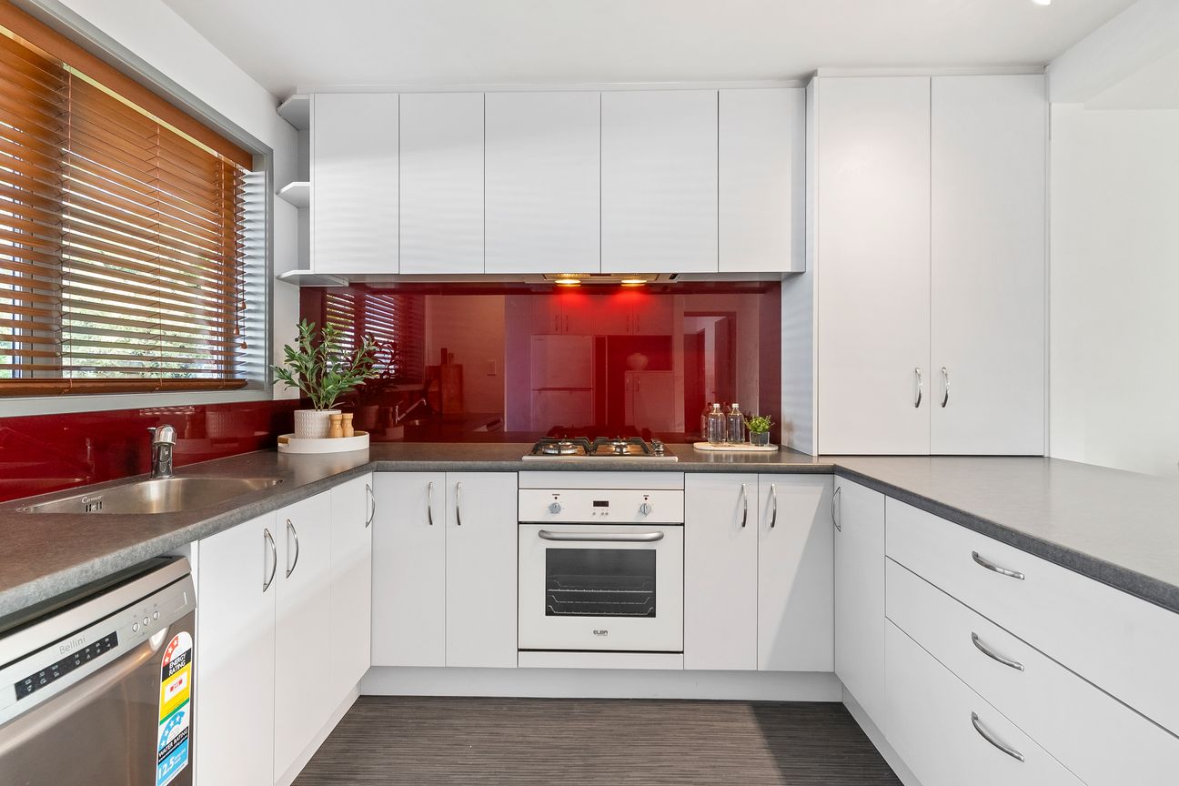 Sunny, Secure and Immaculately Presented - Aanzicht 3