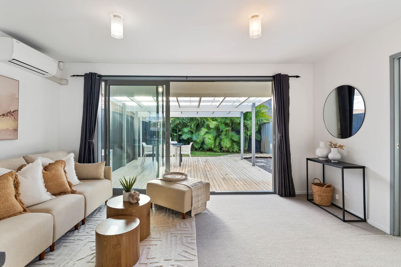 Sunny, Secure and Immaculately Presented - Aanzicht 2