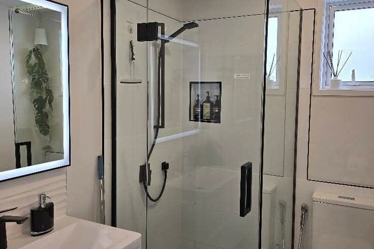 Ultra Modern - Fully Furnished.includes utilities - Mehr