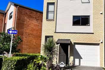 221/172 McLeod Road, Te Atatu South