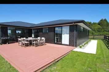 124 Johns Road, Inglewood