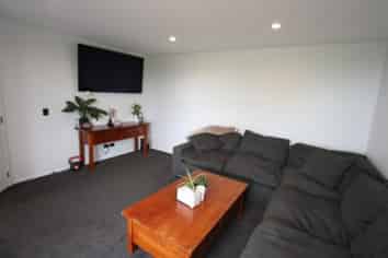 124 Johns Road, Inglewood
