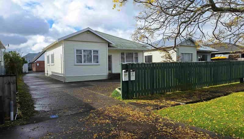 21 Worcester Street, West End