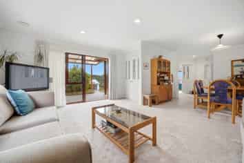 60 Kate Sheppard Avenue, Torbay
