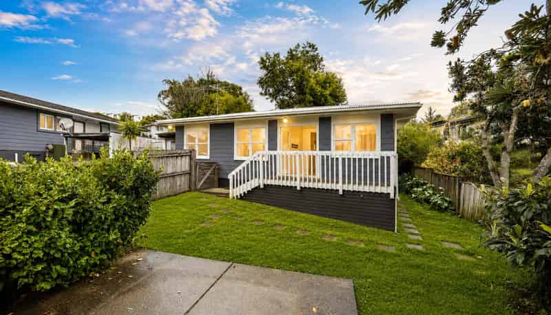 25A Hewlett Road, Massey