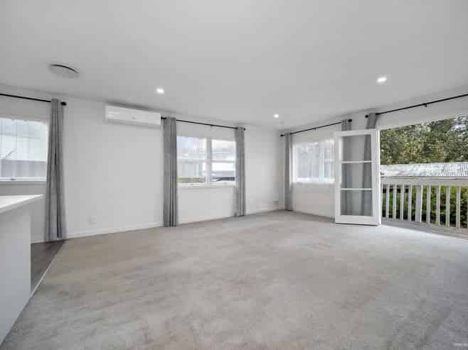 25A Hewlett Road, Massey