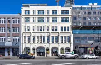 CBRE - UNIQUE WATERFRONT CBD OFFICE
