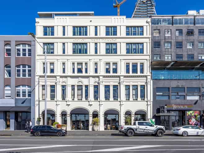 CBRE - UNIQUE WATERFRONT CBD OFFICE
