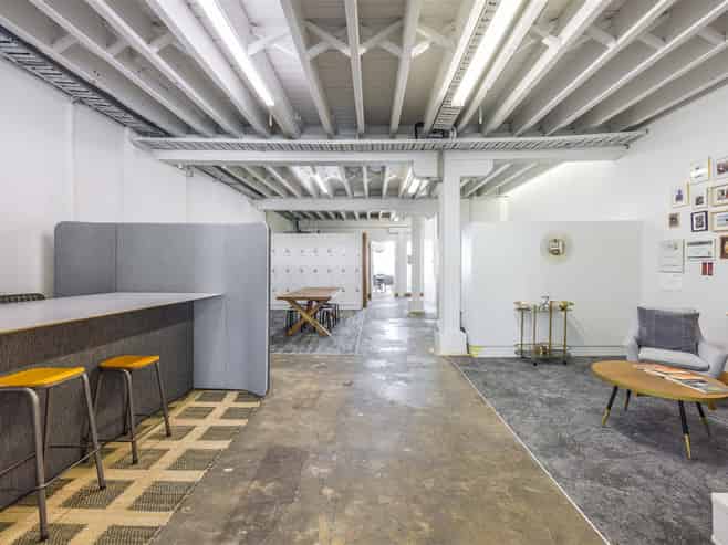 CBRE - UNIQUE WATERFRONT CBD OFFICE