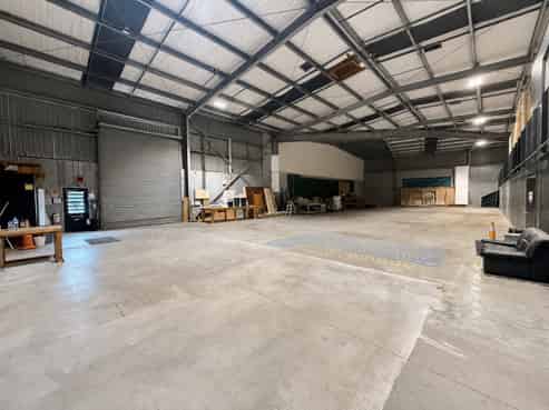 Modern industrial in Harbourside Business Park