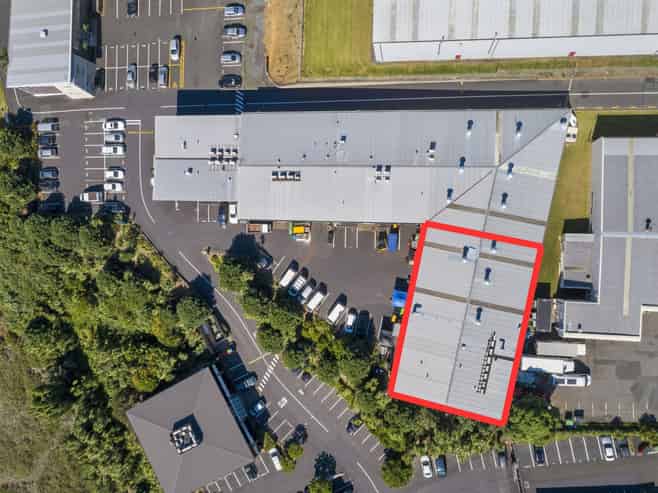 Modern industrial in Harbourside Business Park