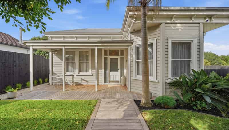 2/37 Panorama Road, Mount Wellington