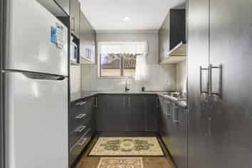 2/331 Weymouth Road, Weymouth