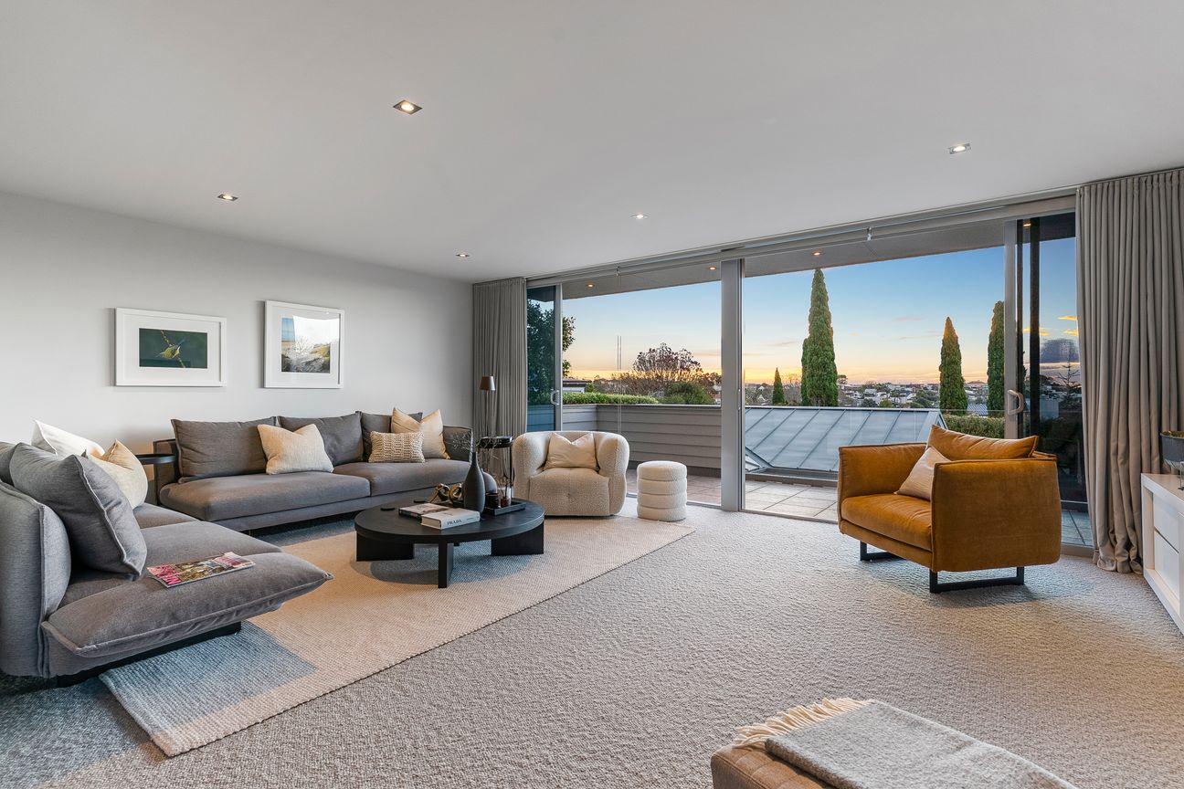 Huge St Heliers Masonry + Pool - Aanzicht 6