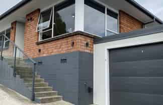 2/97 Moore Street, Hillcrest