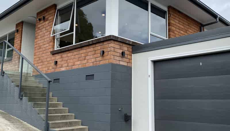 2/97 Moore Street, Hillcrest