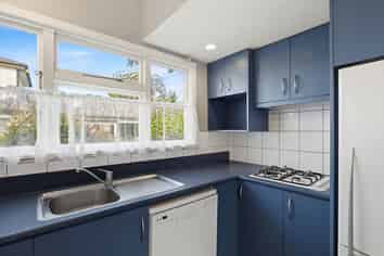 208 Walnut Avenue, Hampstead