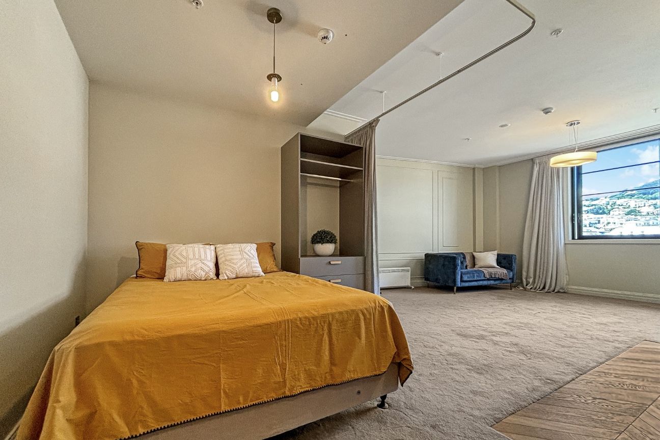 ***Welcome to Apartment 201 Chevron Suites*** - Vista 6