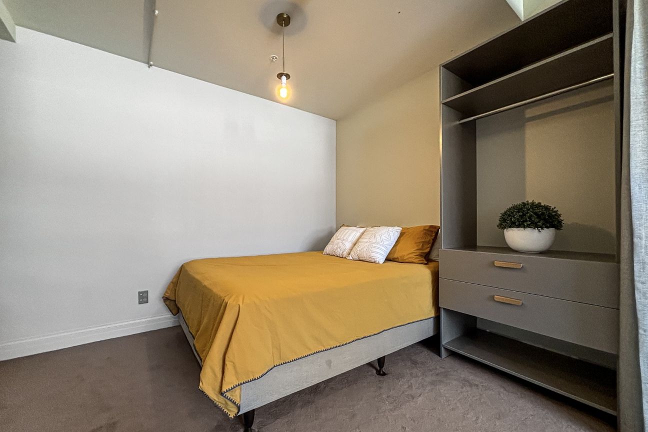 ***Welcome to Apartment 201 Chevron Suites*** - Vista 5