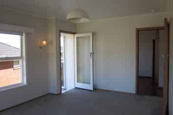 27B Montgomery Avenue, Belmont