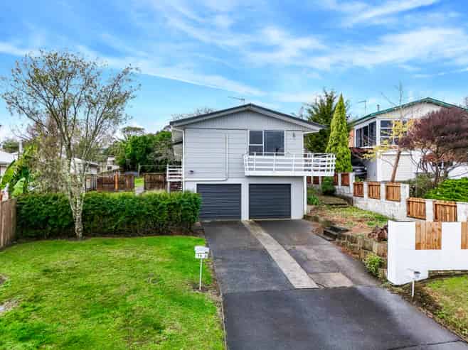 16 & 16A Lancewood Avenue, Melville