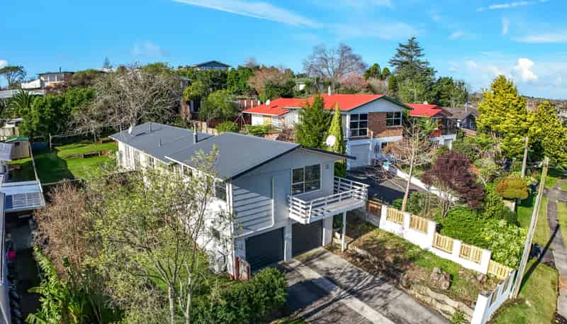 16 & 16A Lancewood Avenue, Melville