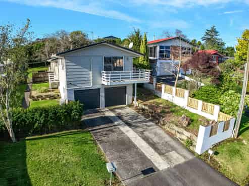 16 & 16A Lancewood Avenue, Melville