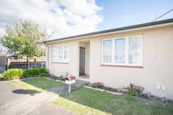 2/58 Weld Street, Feilding