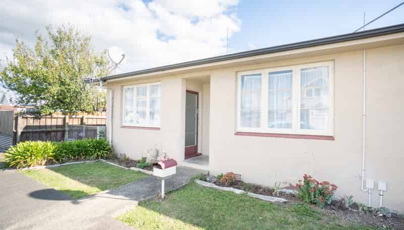 2/58 Weld Street, Feilding