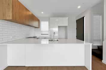 128 Warden St, Shirley