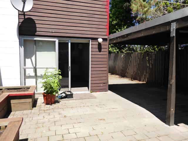 2/21 Huxley Street, Sydenham